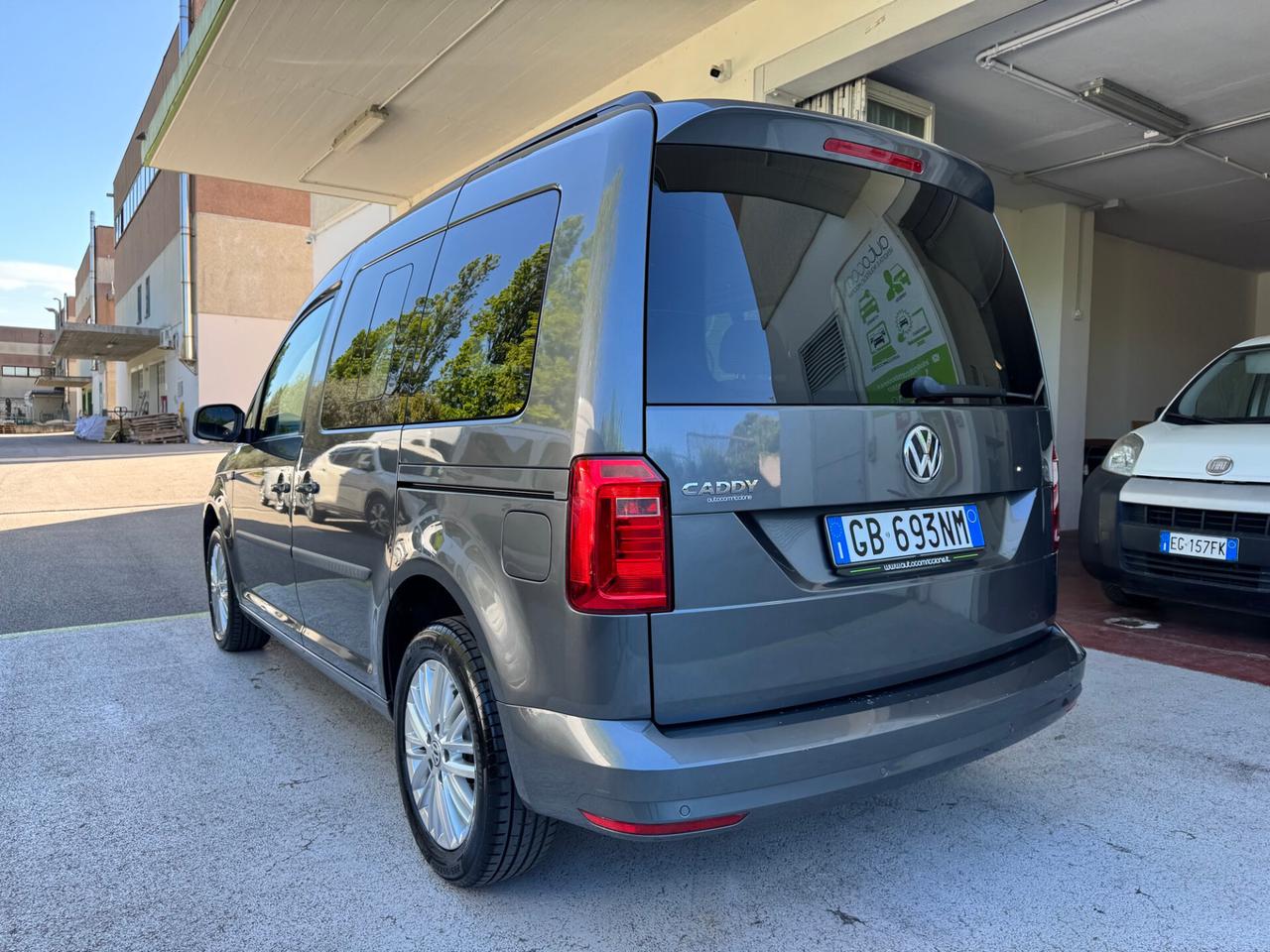 Volkswagen Caddy 2.0 TDI DSG 5P N1 GARANZIA 24MESI