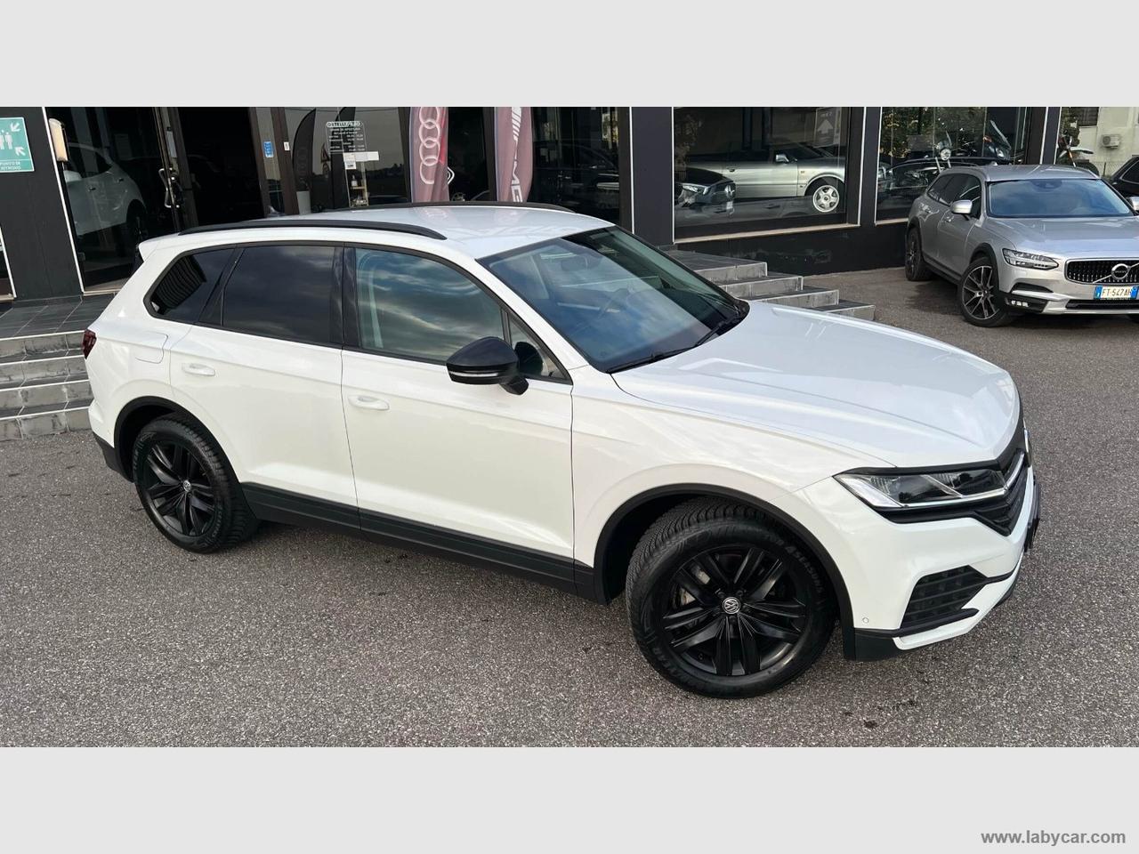 VOLKSWAGEN Touareg 3.0 TDI Black Style I.V.A. ESPOSTA