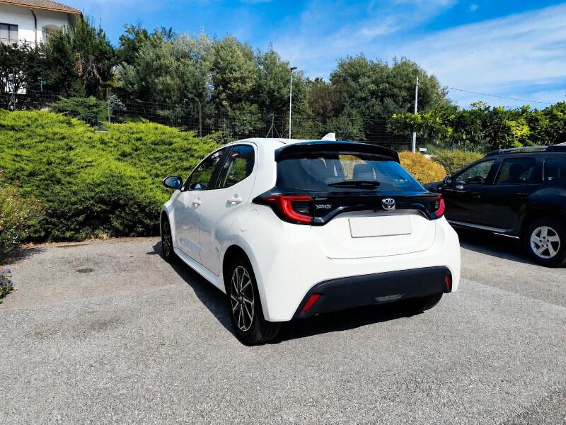 TOYOTA Yaris 4ª serie Yaris 1.0 5 porte Trend