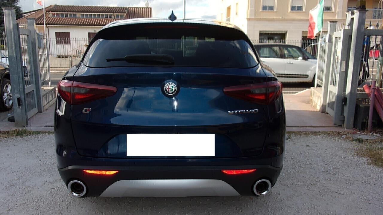 Alfa Romeo Stelvio 2.2 Turbodiesel 210 CV AT8 Q4 Executive