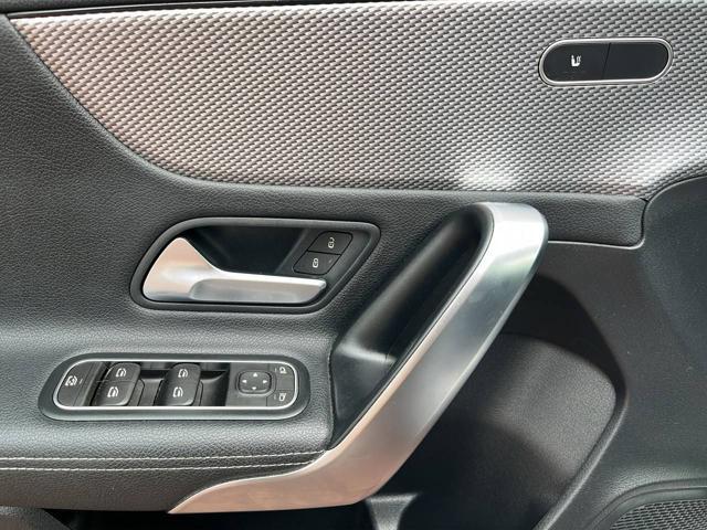 MERCEDES-BENZ A 200 Sport