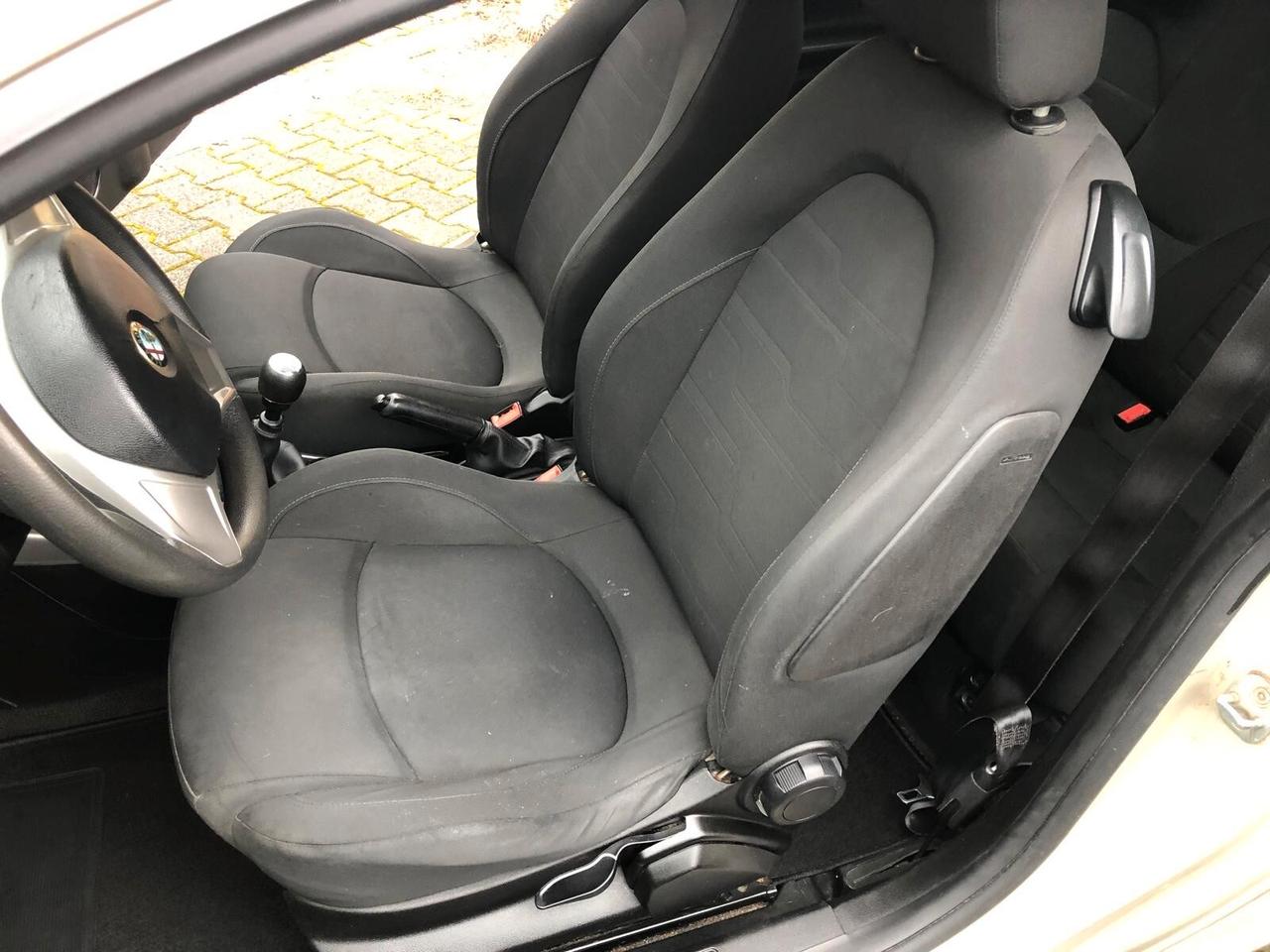 Alfa Romeo MiTo 1.4 8V ADATTA PER NEOPATENTATI POSSIBILITA' DI GARNZIA FINO A 36 MESI!!!