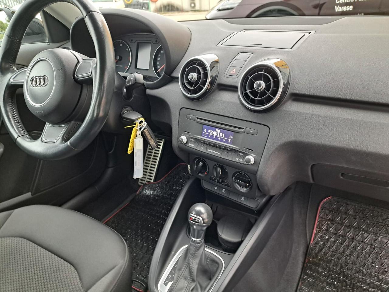 Audi A1 SPB 1.6 TDI S tronic line -DOPPI CERCHI