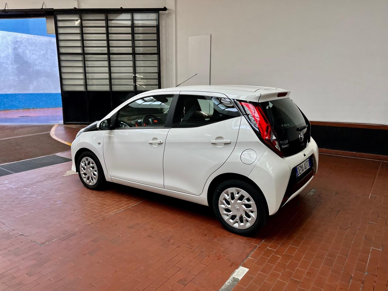 Toyota Aygo Connect 5p 1.0 x-cool 72cv