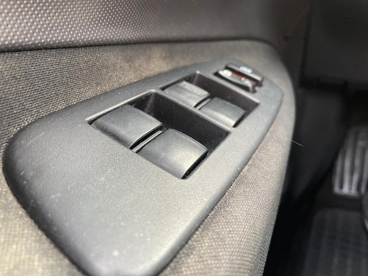 Toyota Auris 2.0 DIESEL 5 porte IN OTTIME CONDIZIONI