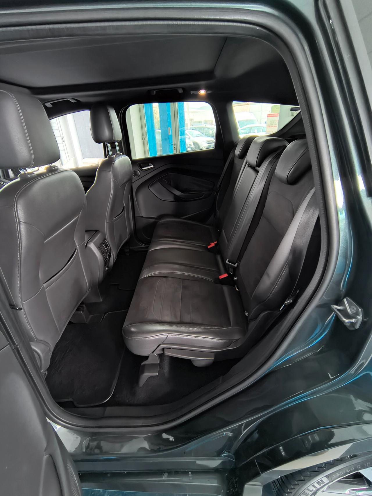 Ford Kuga 2.0 TDCI 150 CV S&S 4WD Powershift ST-Line