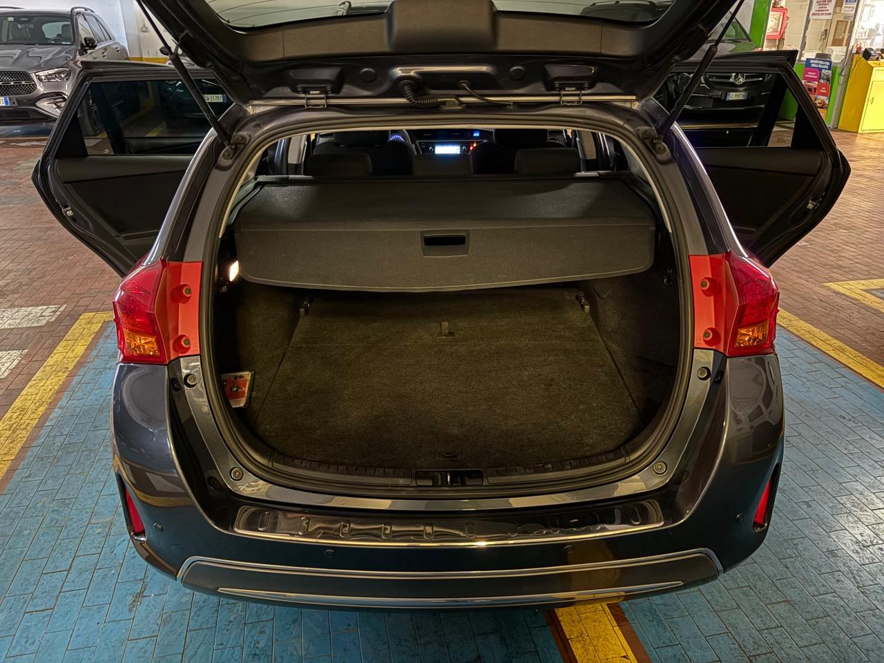 Toyota Auris Touring Sports 1.8 Hybrid Lounge