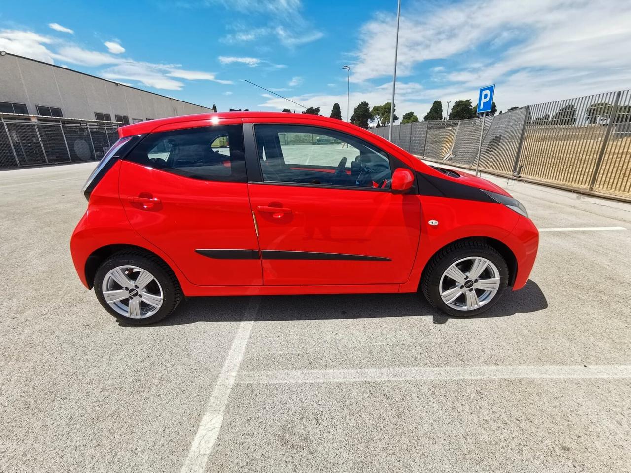 Toyota Aygo 1.0 VVT-i 69 CV 5P. x-cool 2014