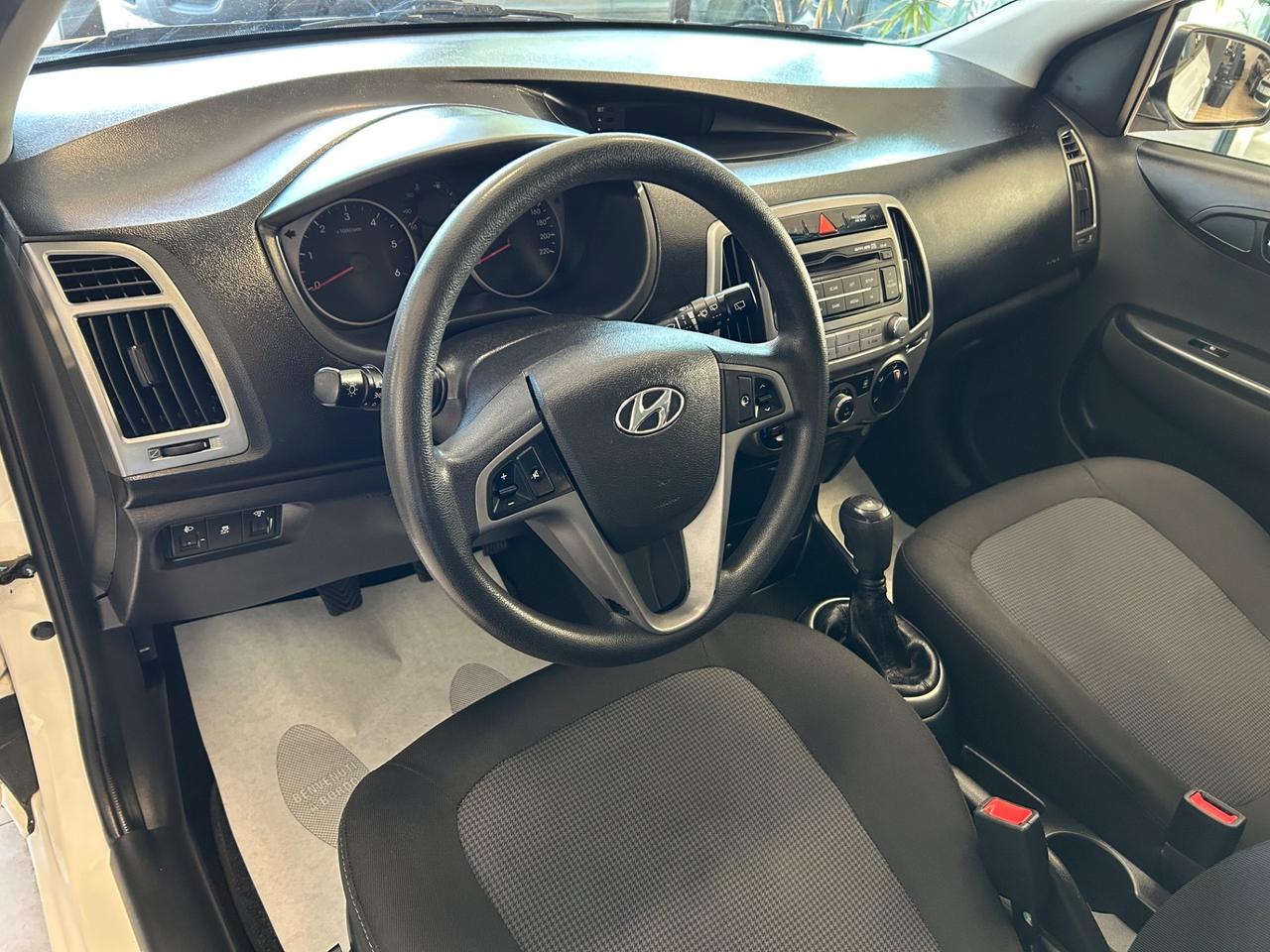 Hyundai i20 - 2014 1.1 CRDi 75cv NEOPATENTATI