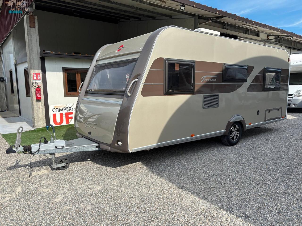 BÜRSTNER TRECENTO 465TS - ROULOTTE CON LETTO MATRIMONIALE ALLA FRANCESE IN CODA