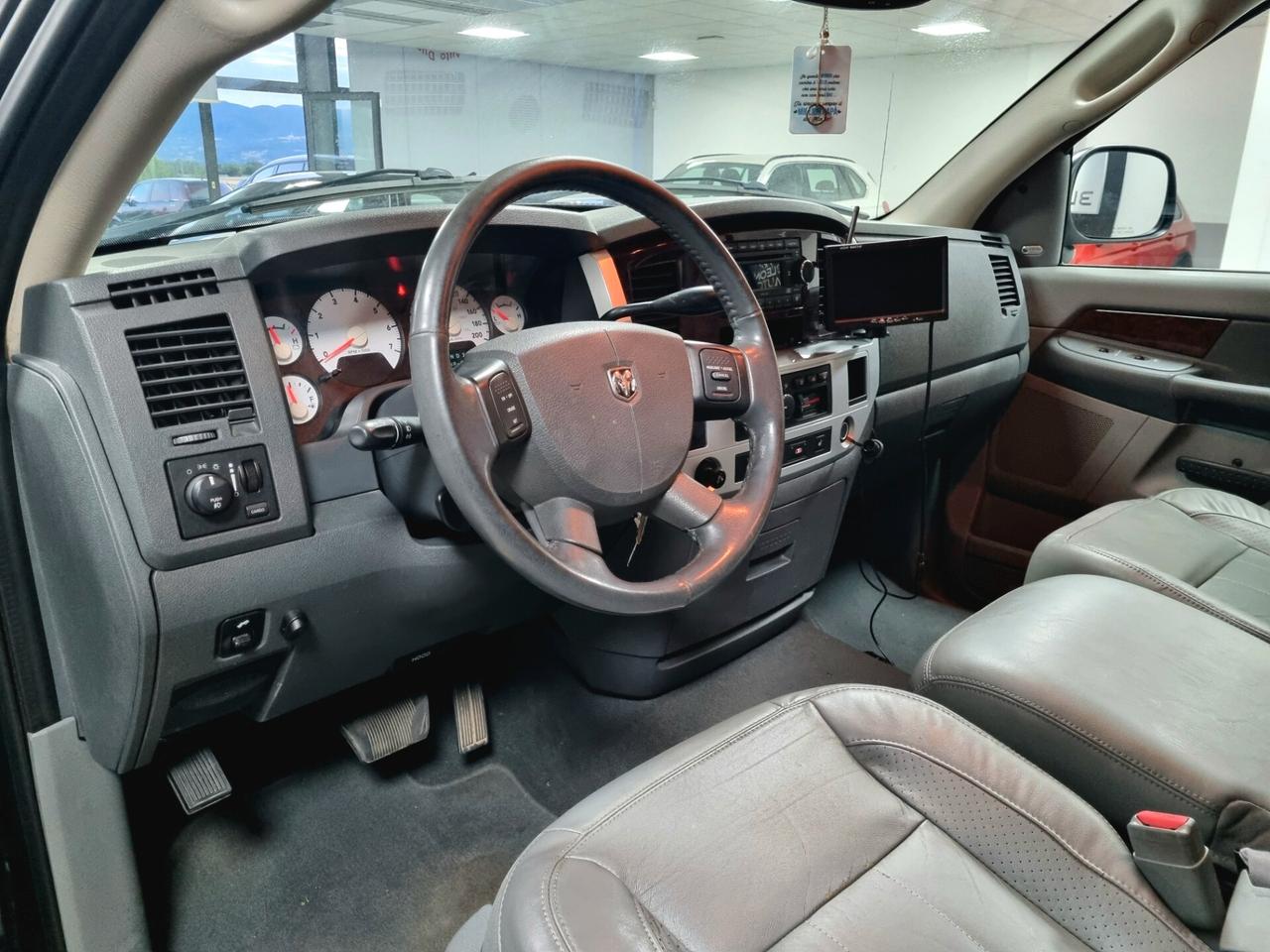 DODGE RAM 5.7 BENZINA V8 CREW CAB LARAMIE 1500