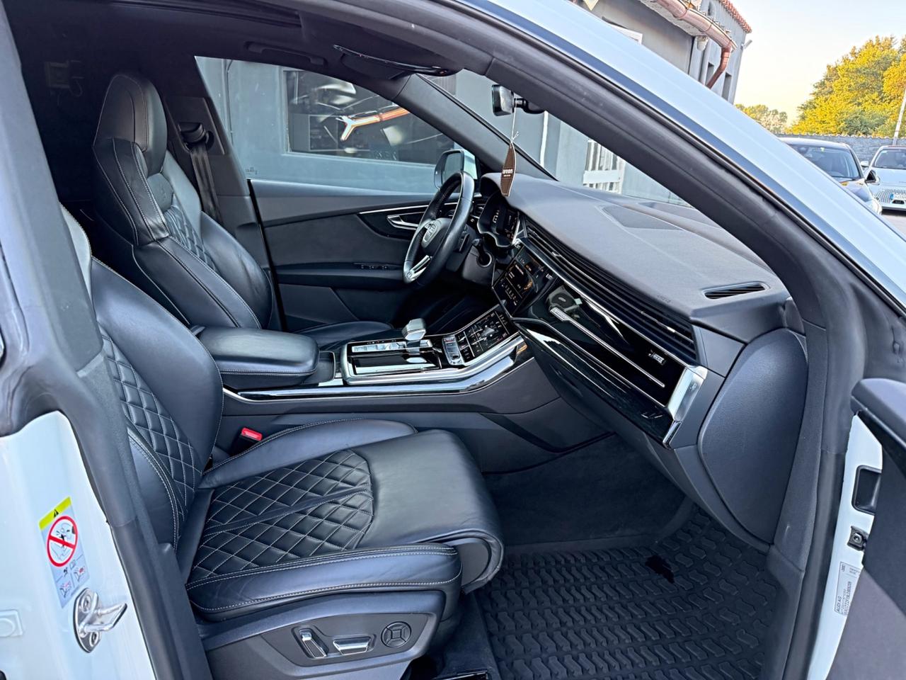Audi Q8 SQ8 TDI quattro tiptronic sport attitude
