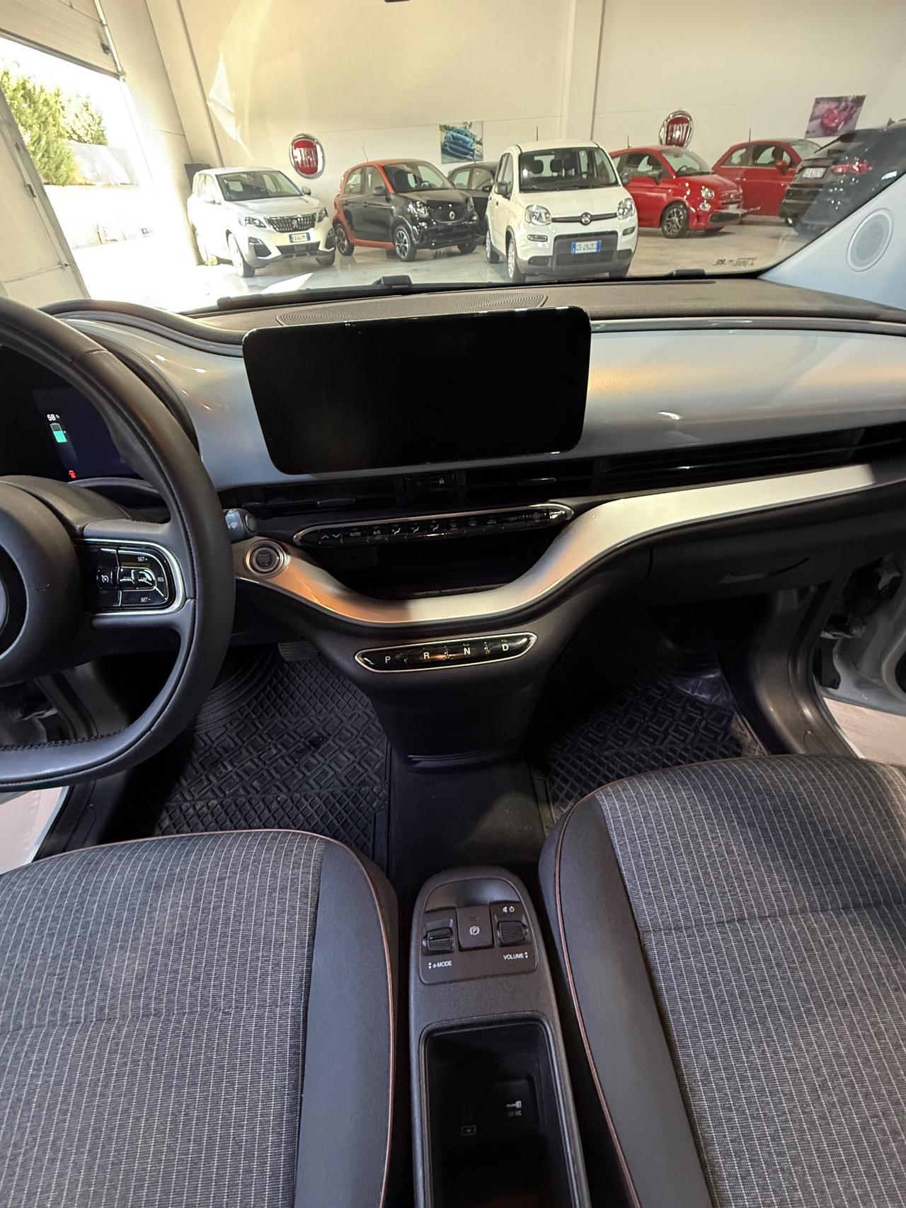 Fiat 500 500e Berlina 42 kWh Passion