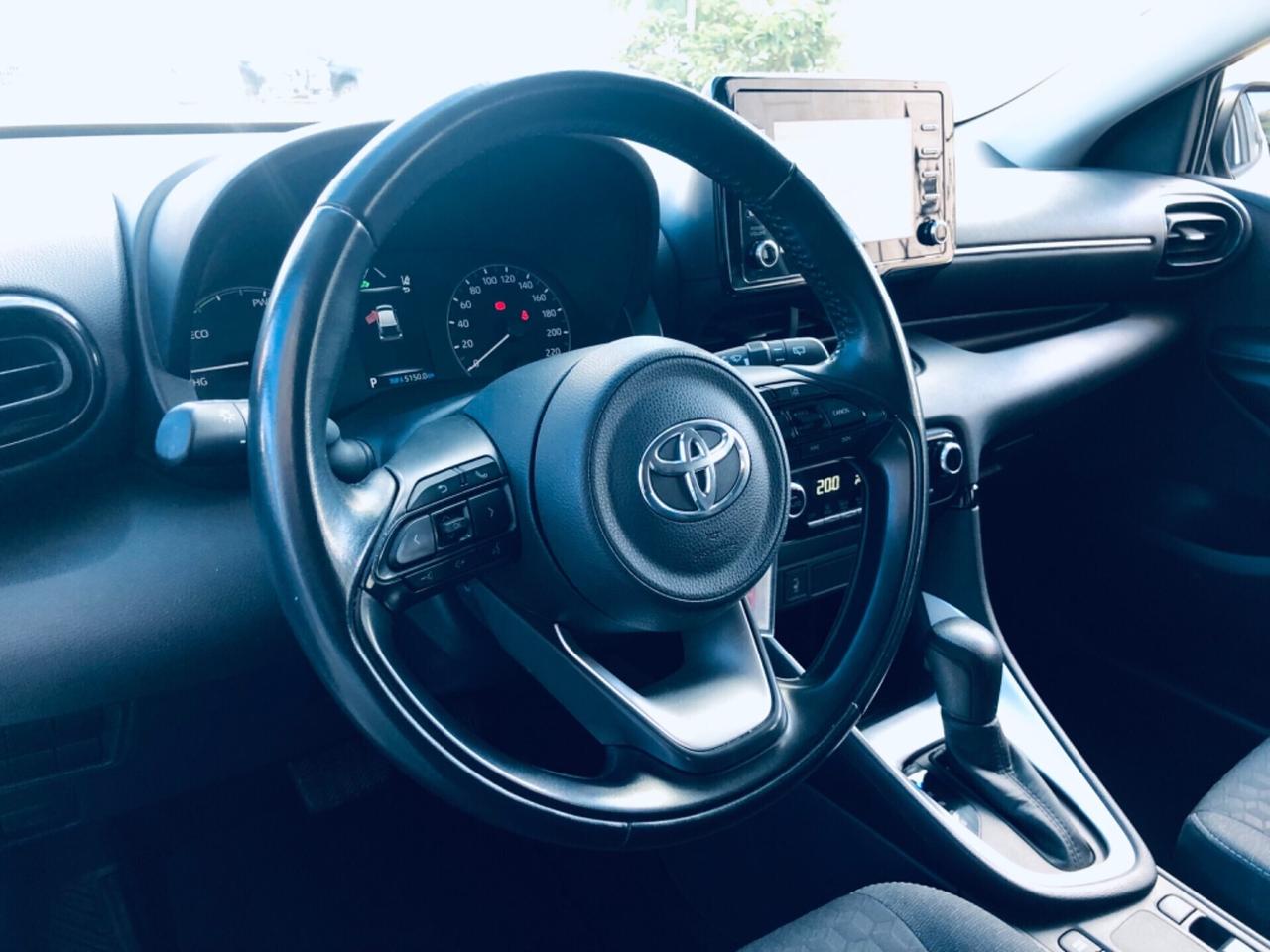 Toyota Yaris 1.5 Hybrid Business TELECAMERA