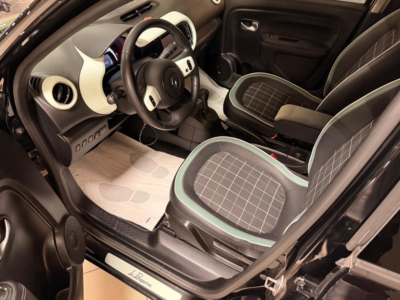 Renault Twingo automatica/pelle/led ed.La Parisienne