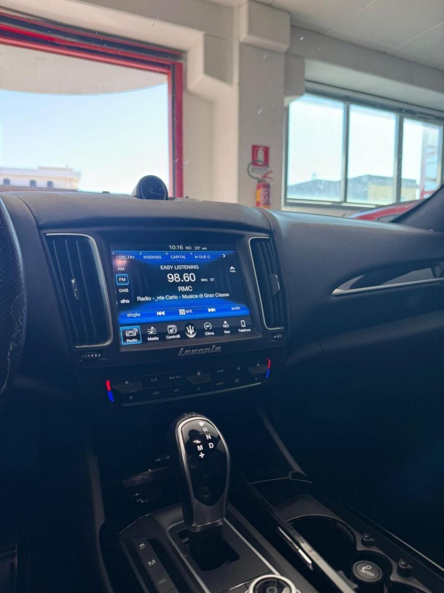 MASERATI - Levante - V6 Diesel 275 CV AWD Nerissimo