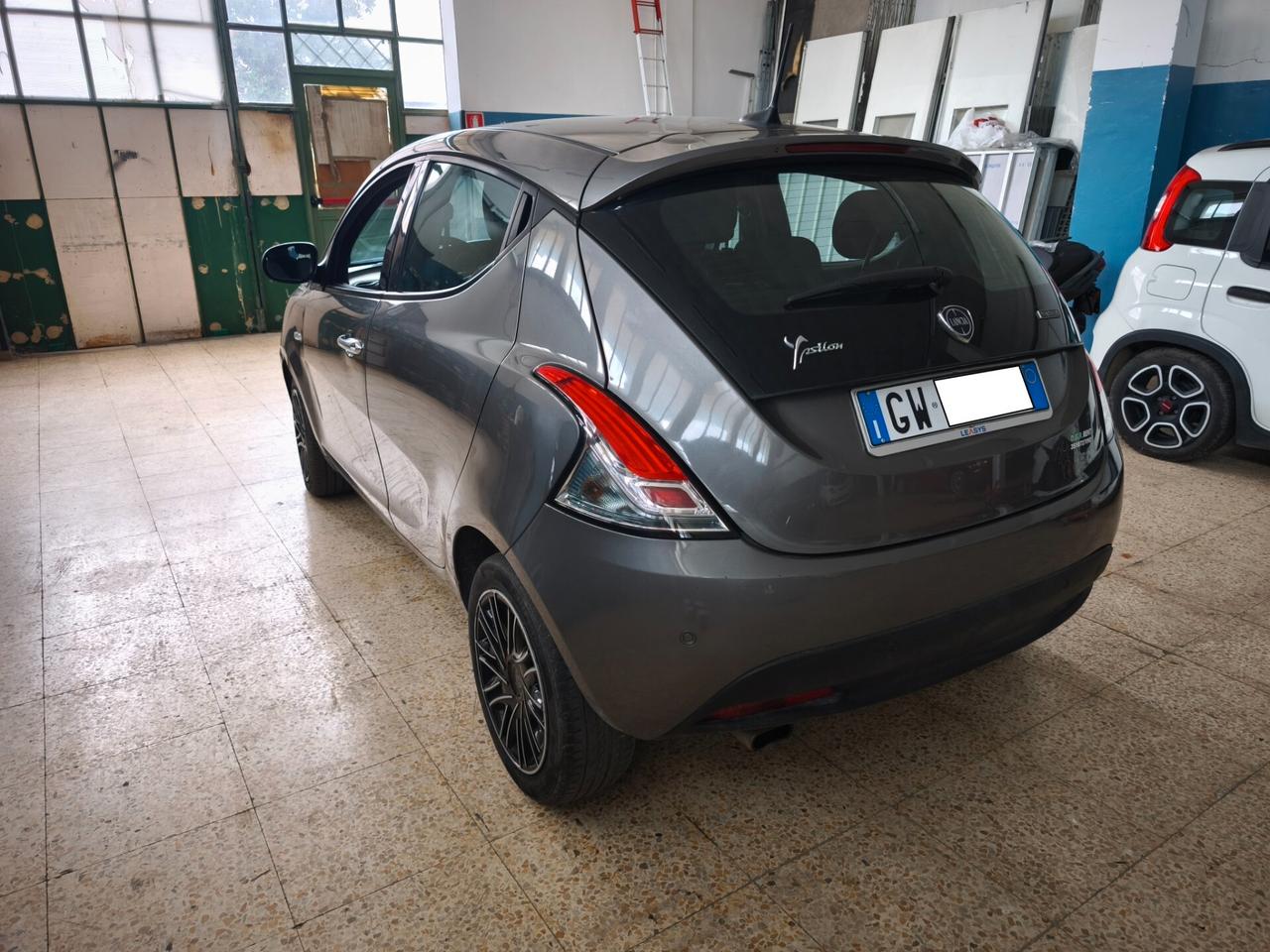 Lancia Ypsilon 5 porte S&S Hybrid Gold INCIDENTATA