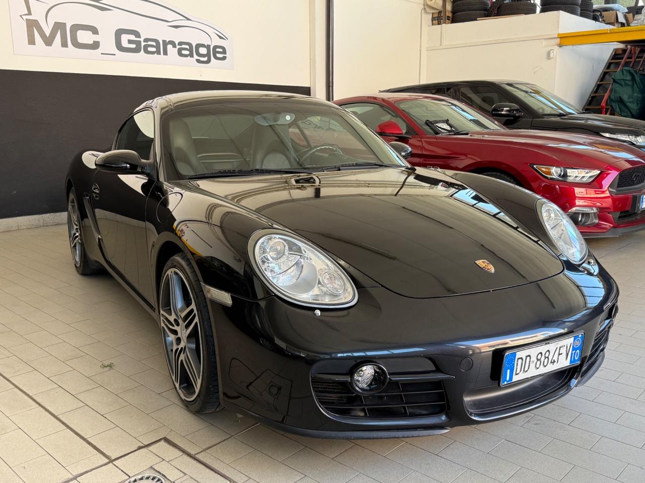 Porsche Cayman 2.7