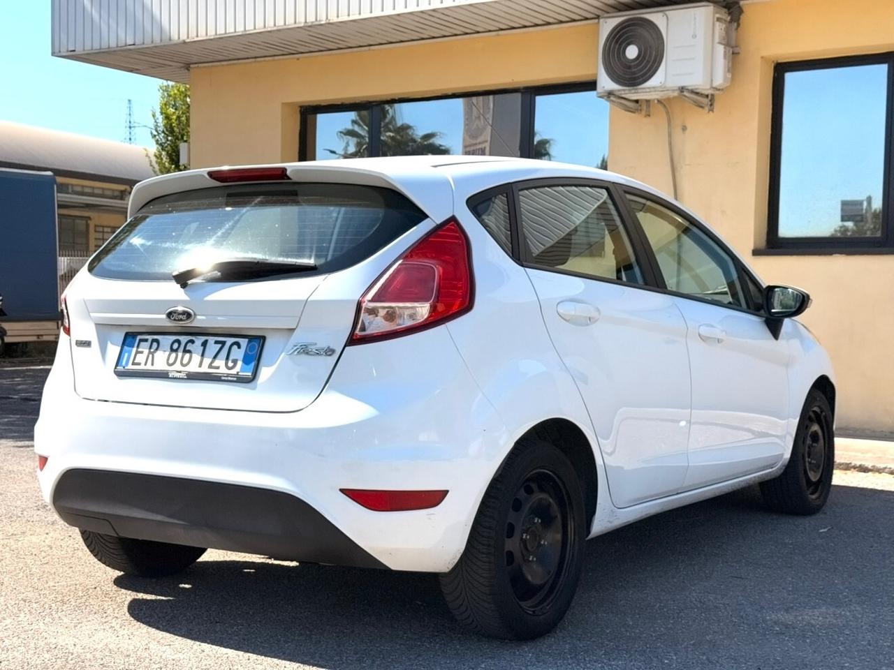 Ford Fiesta 1.5 TDCi 75CV 5 porte Titanium