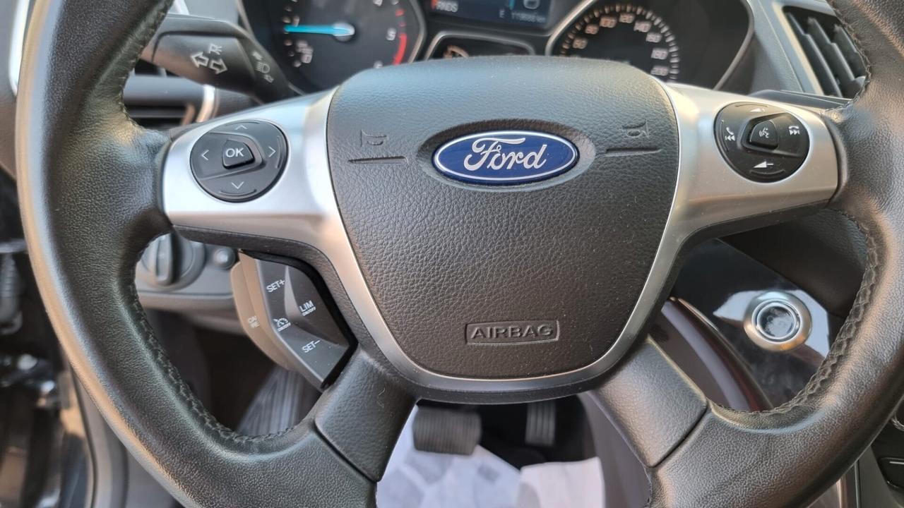 Ford Kuga 2.0 TDCI 150 CV S&S 4WD Powershift Titanium