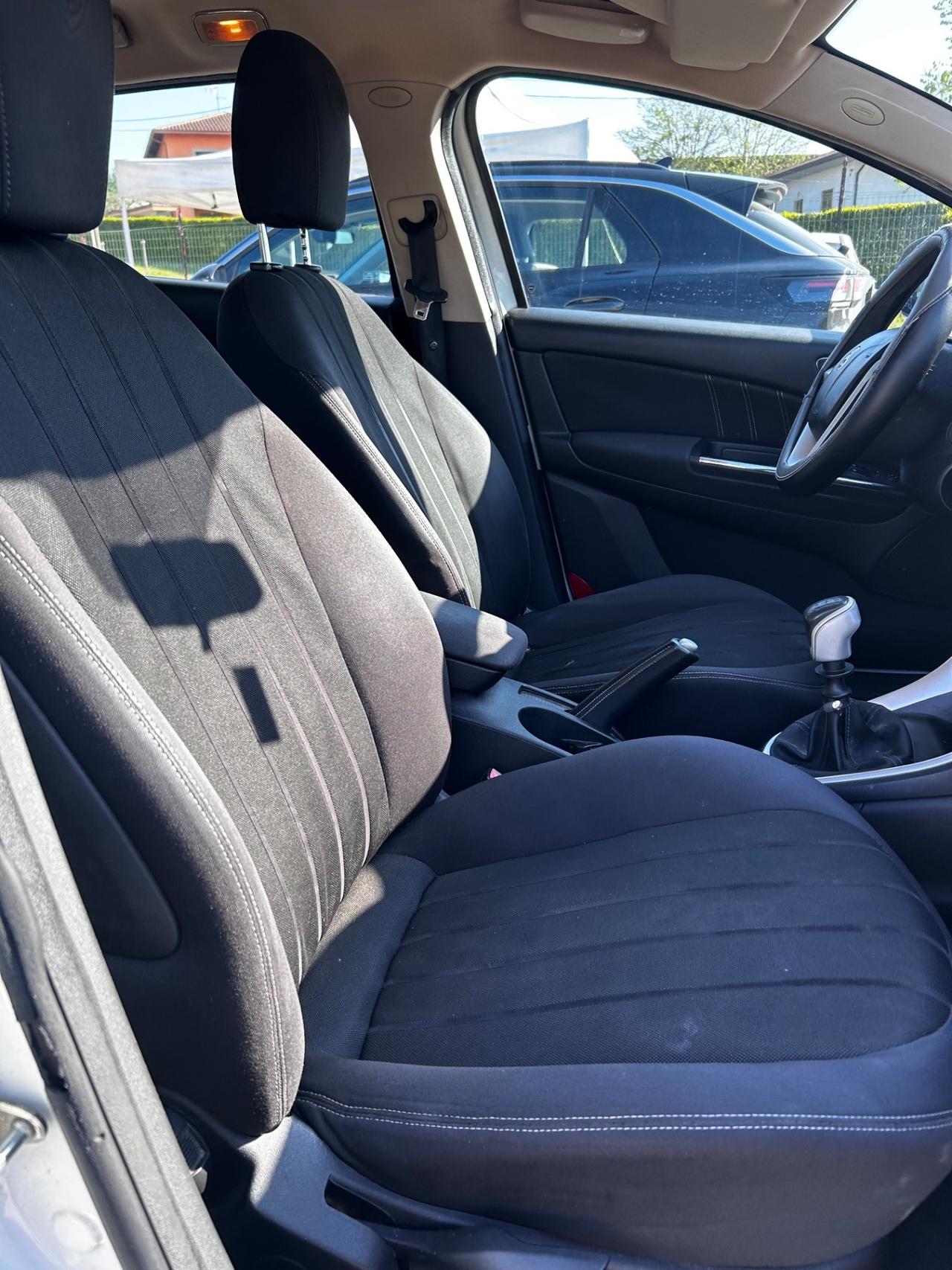 Lancia Delta 1.4 T-Jet 120 CV Silver