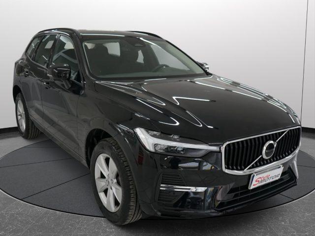 VOLVO XC60 B4 (d) AWD automatico Momentum Sport