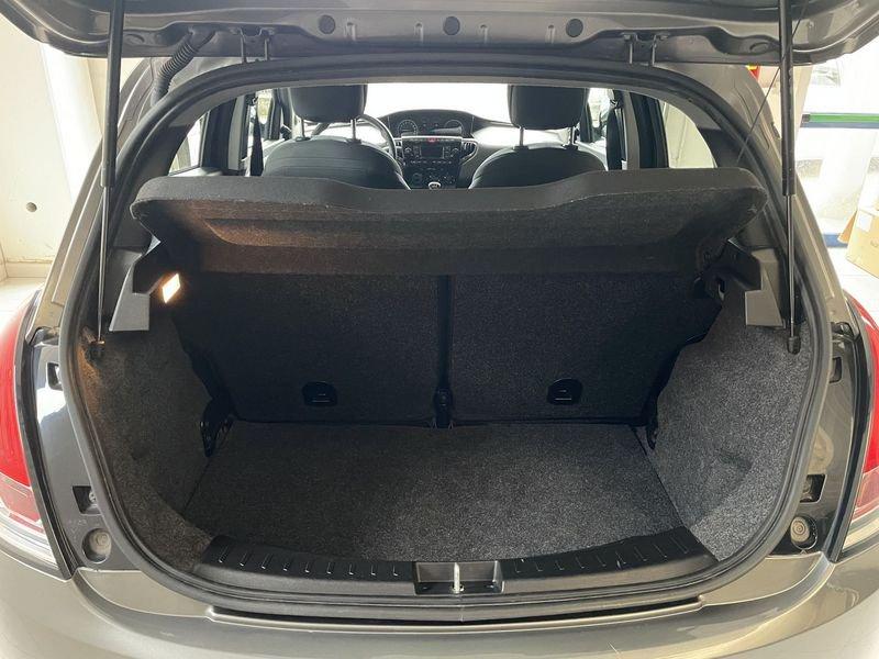 Lancia Ypsilon Ypsilon 1.0 FireFly 5 porte S&S Hybrid Silver