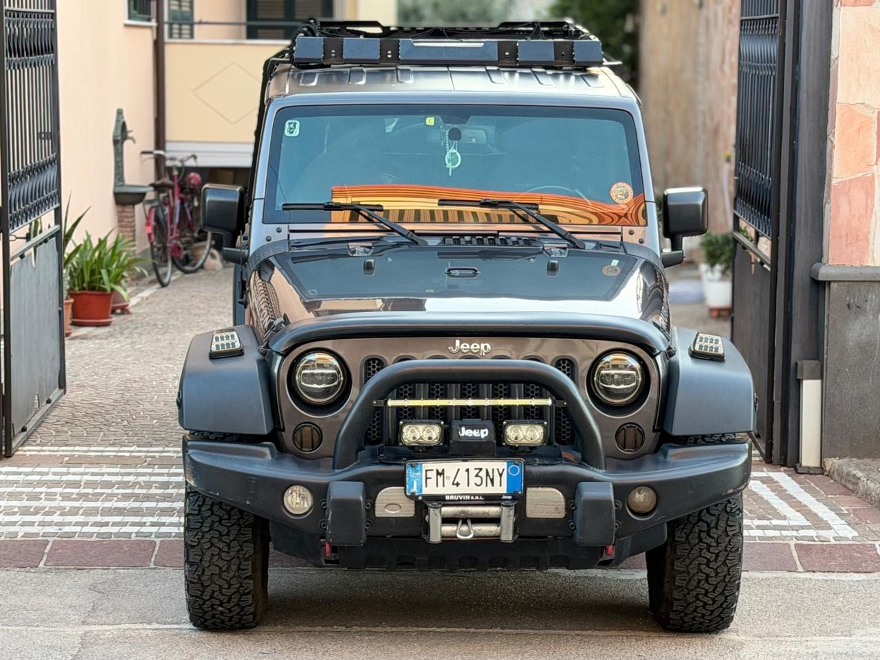 Jeep Wrangler Unlimited 2.8 CRD DPF Rubicon Auto AUTOCARRO N1
