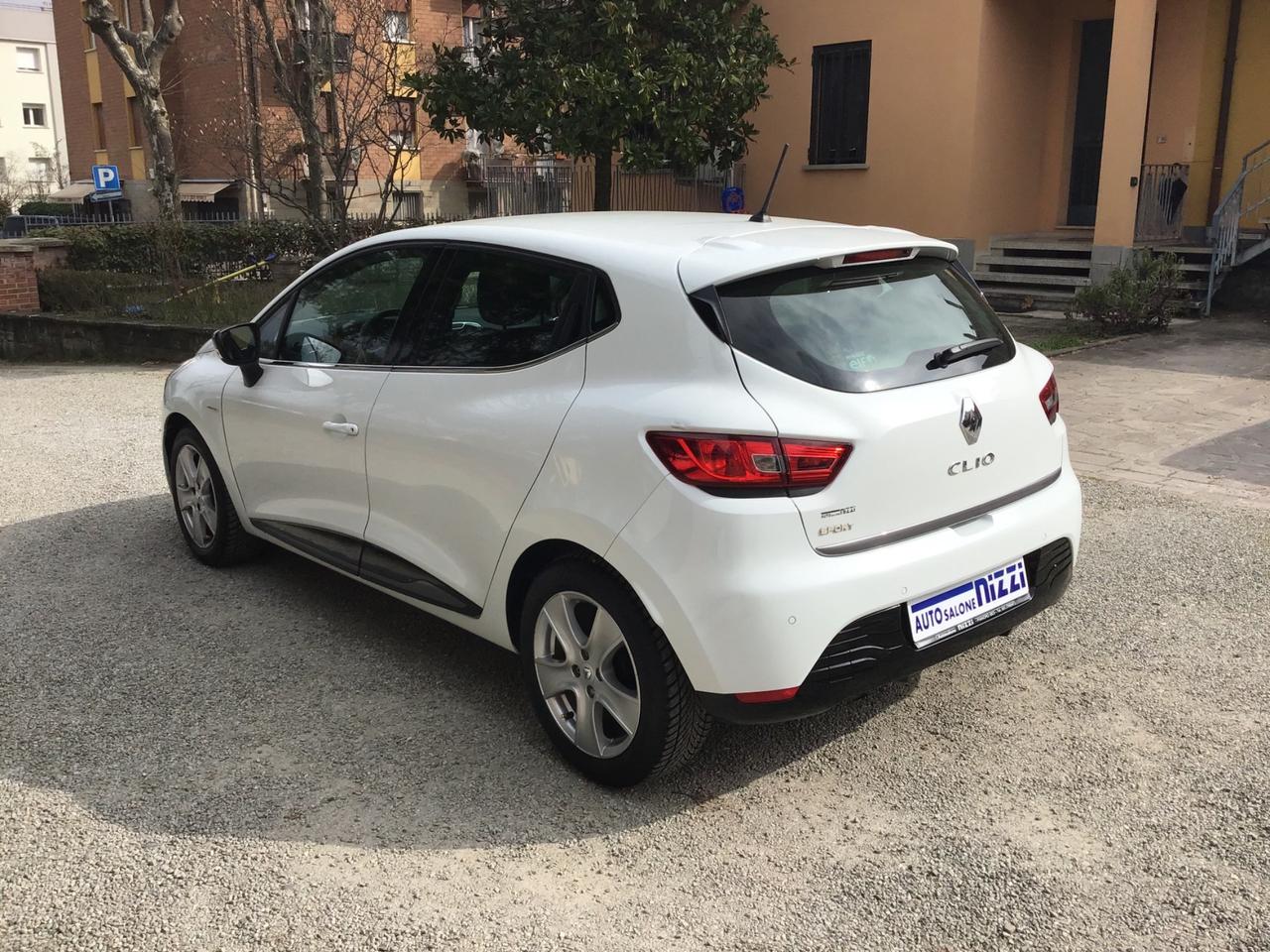 Renault Clio 1.2 75CV 5 porte Costume National