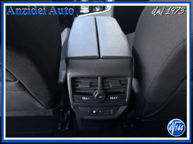 PEUGEOT 5008 BlueHDi 130 EAT8 Business 7 Posti