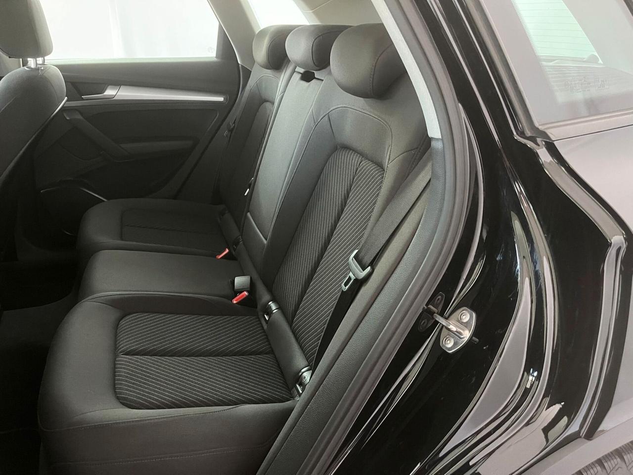 Audi Q5 35 TDI quattro S tronic Business - 699