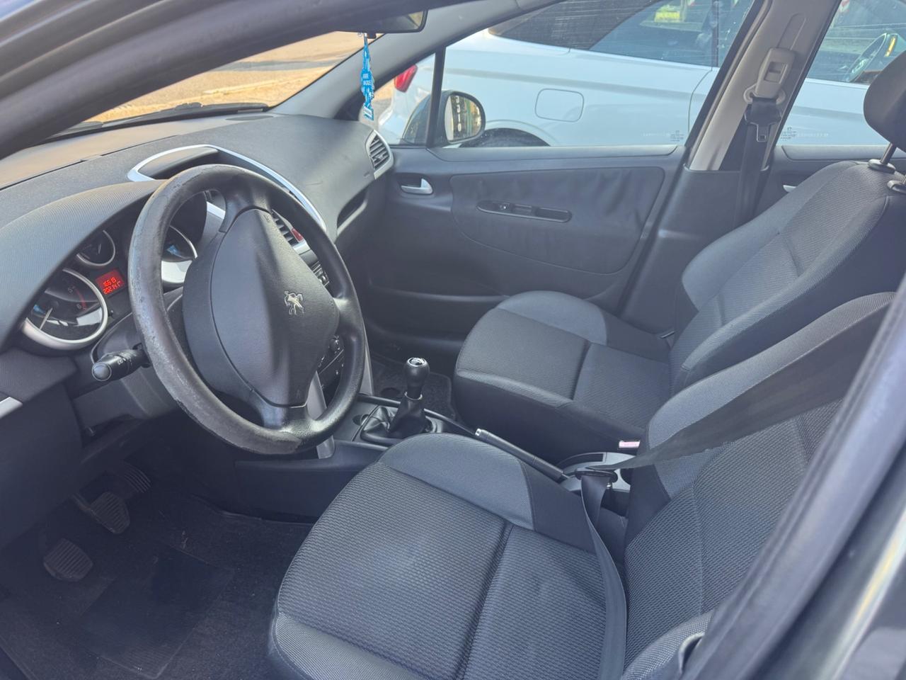 Peugeot 207 1.4 8V HDi 112CV CC Allure