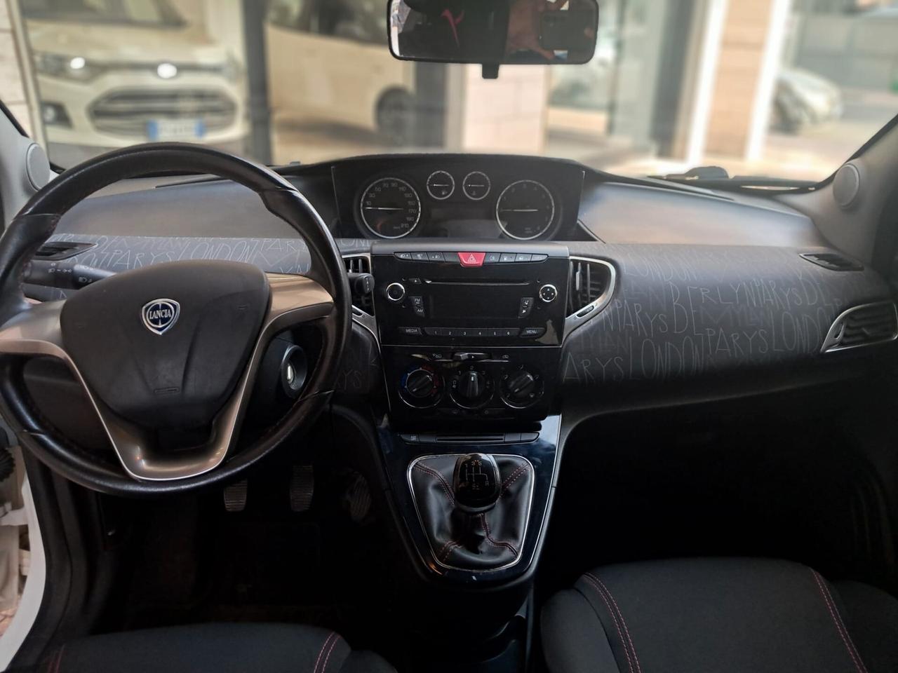 LANCIA YPSILON METANO-NEOPATENTATI-Euro5650-