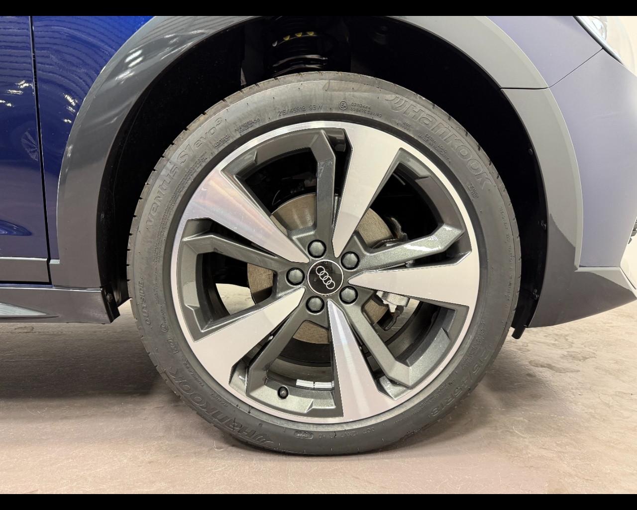 AUDI A1 ALLSTREET 30 TFSI S-TRONIC IDENTITY CONTRAST