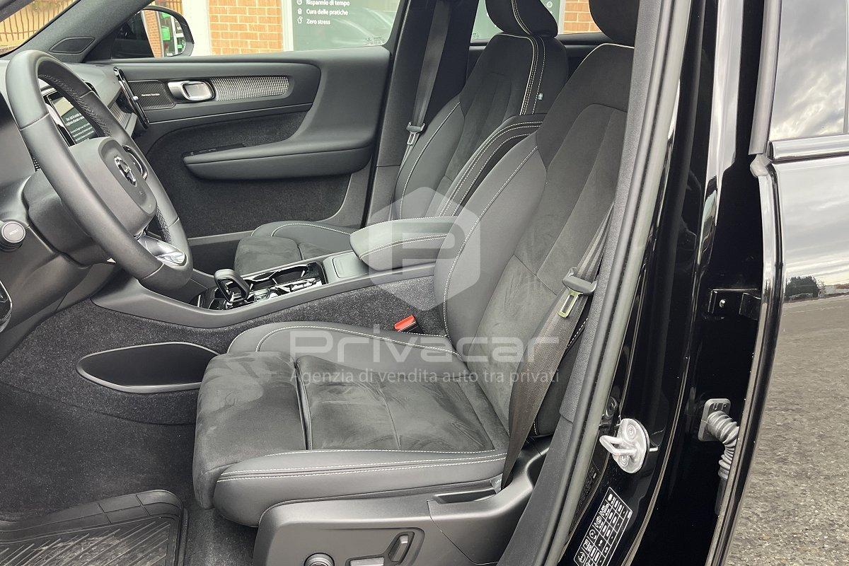 VOLVO XC40 B3 automatico Plus Dark