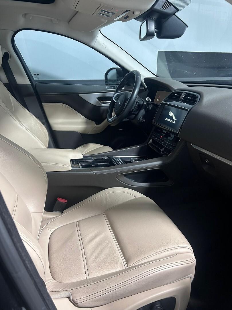 Jaguar F-Pace AWD Prestige