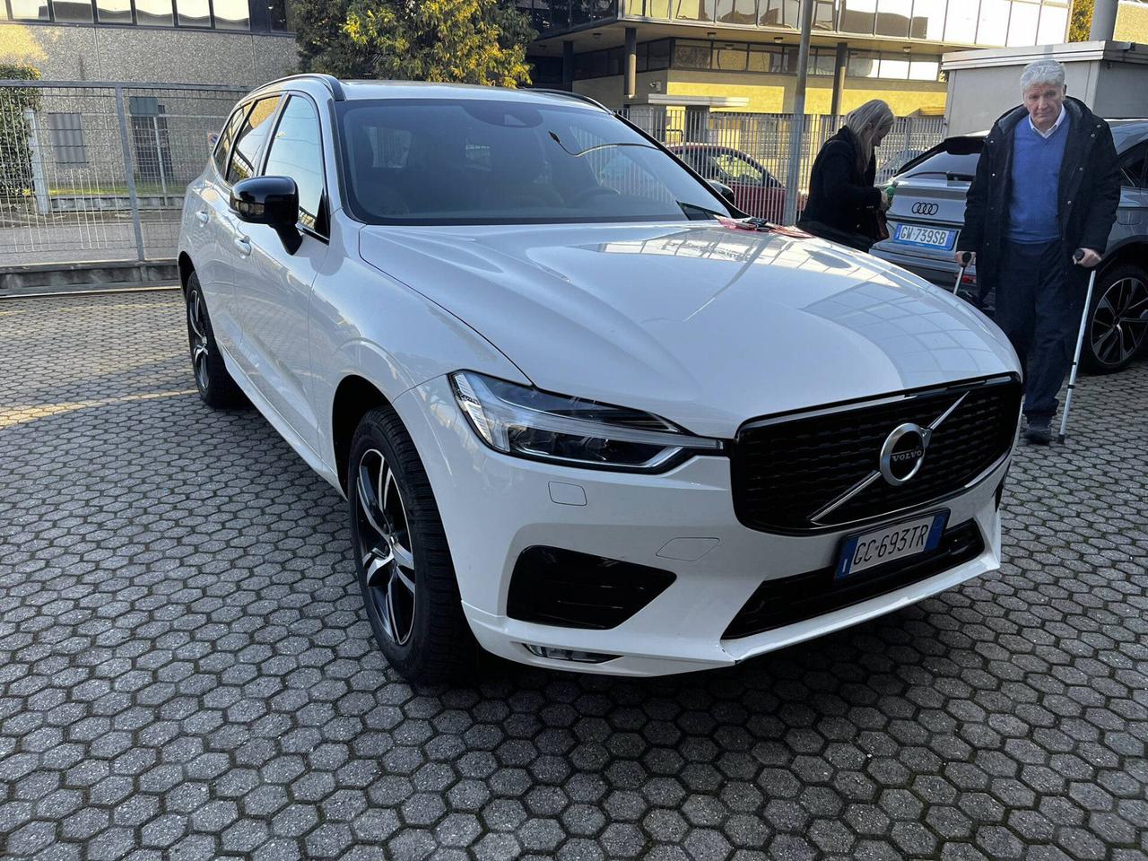 Volvo XC 60 2.0 197CV AWD R-DESIGN HYBRID/DIESEL **PREZZO VERO