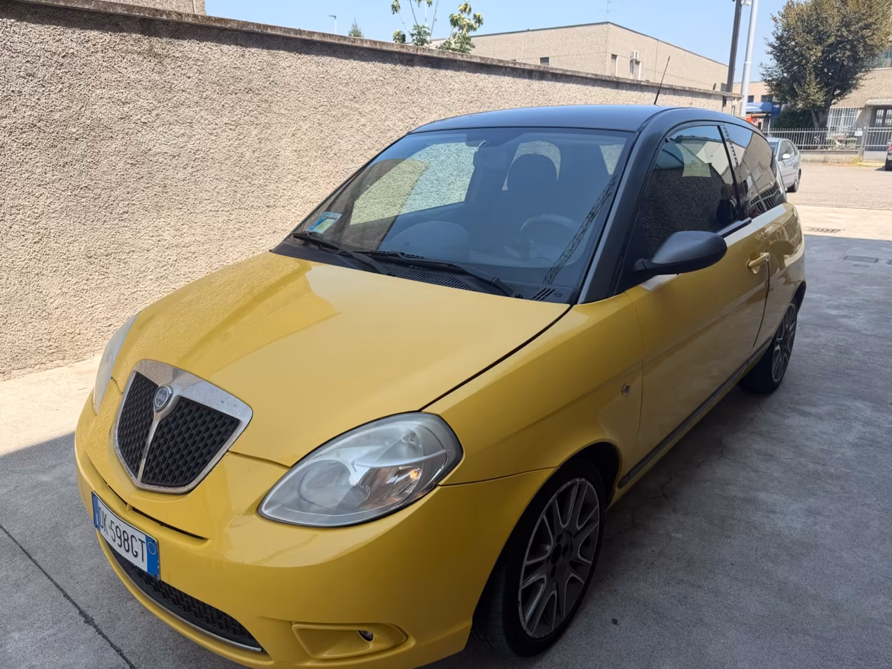 LANCIA YPSILON 1.3MTJ MOMO-DISING BICOLORE