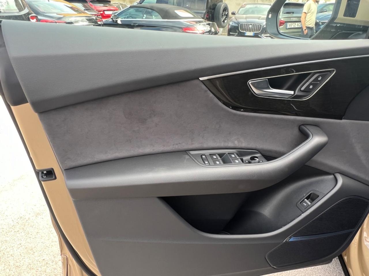 Audi Q8 50 TDI S-Line possibilità noleggio no scoring