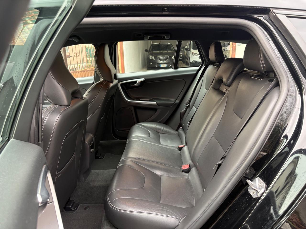 Volvo V60 Geartronic R-design EURO 6B