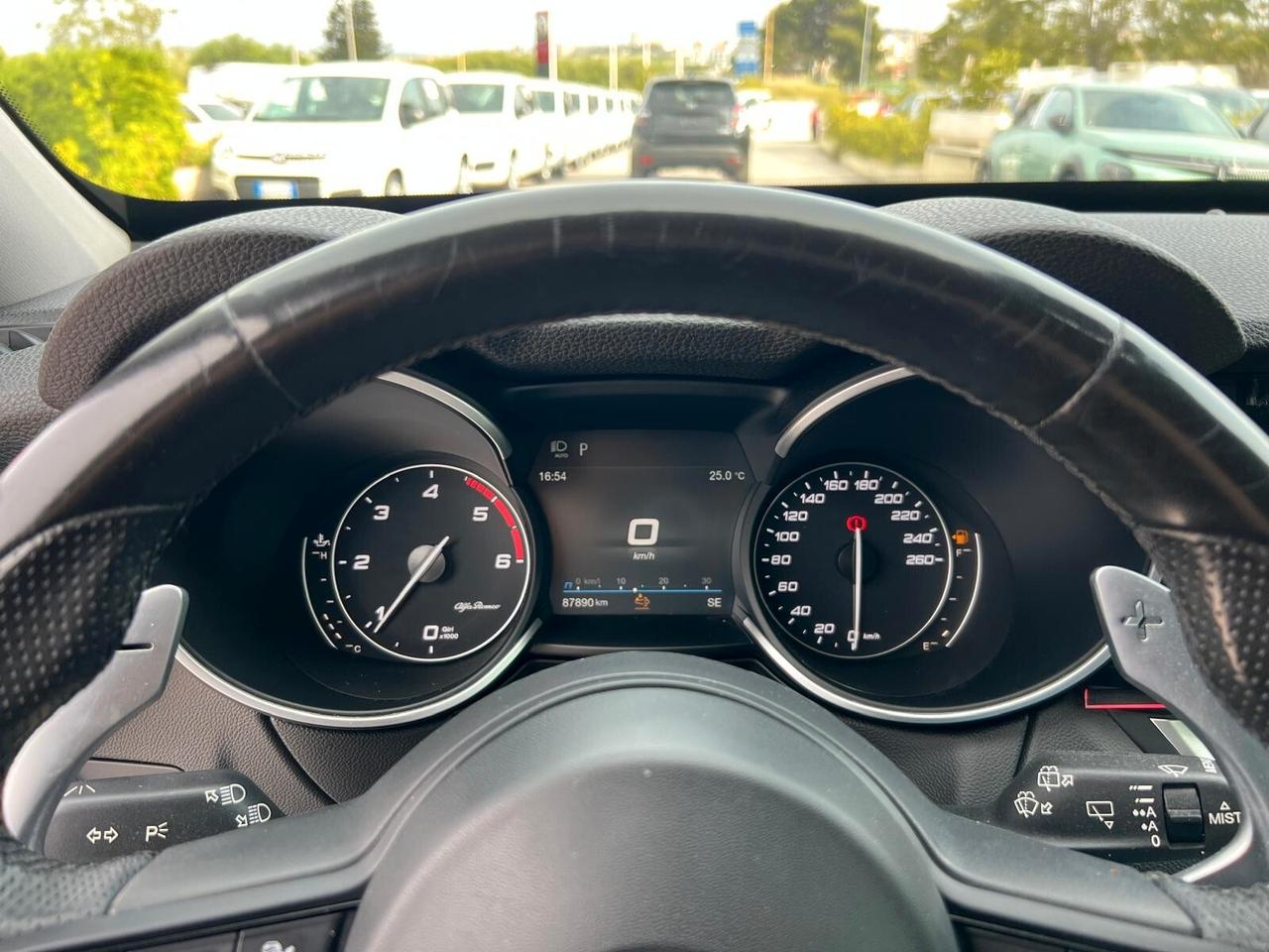 Alfa Romeo Stelvio 2.2 Turbodiesel 160 CV AT8 RWD Super Business