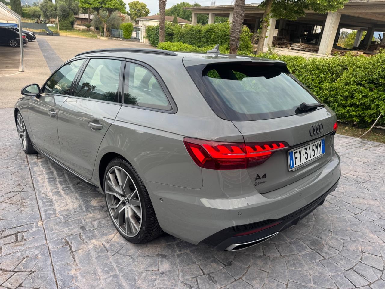 Audi A4 40 TDI quattro S tronic edition