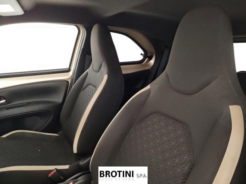 Toyota Aygo X 1.0B (72 CV) Trend Air S-CVT