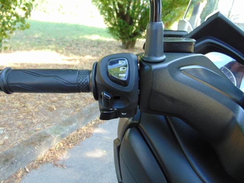 Yamaha X-Max 300