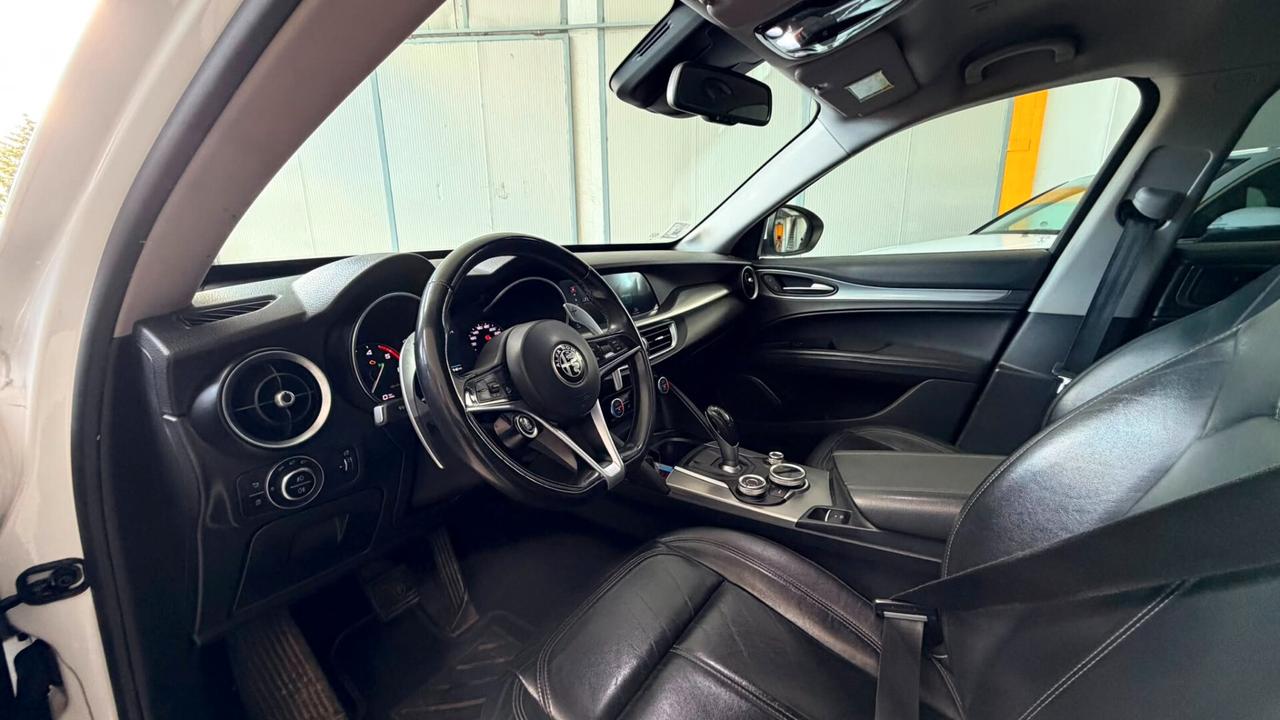 Alfa Romeo Stelvio 2.2 Turbodiesel 210 CV AT8 Q4 Executive