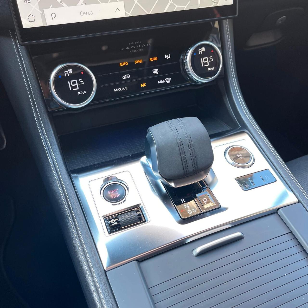 Jaguar F-Pace 2.0 D 204 CV AWD aut. R-Dynamic SE