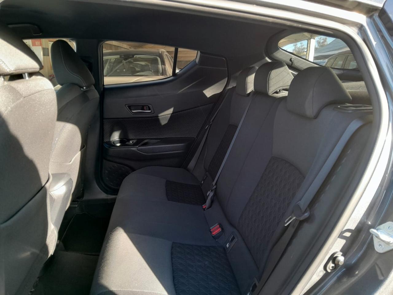 Toyota C-HR 1.8 Hybrid E-CVT Trend