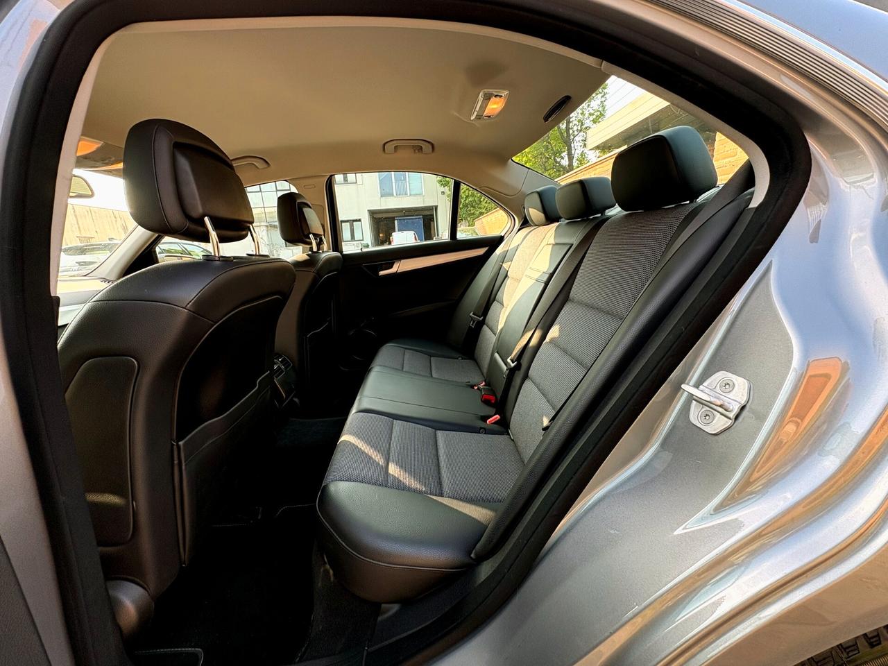 MERCEDES C200(benz)- 97000km- U.Propr-AMG-2012