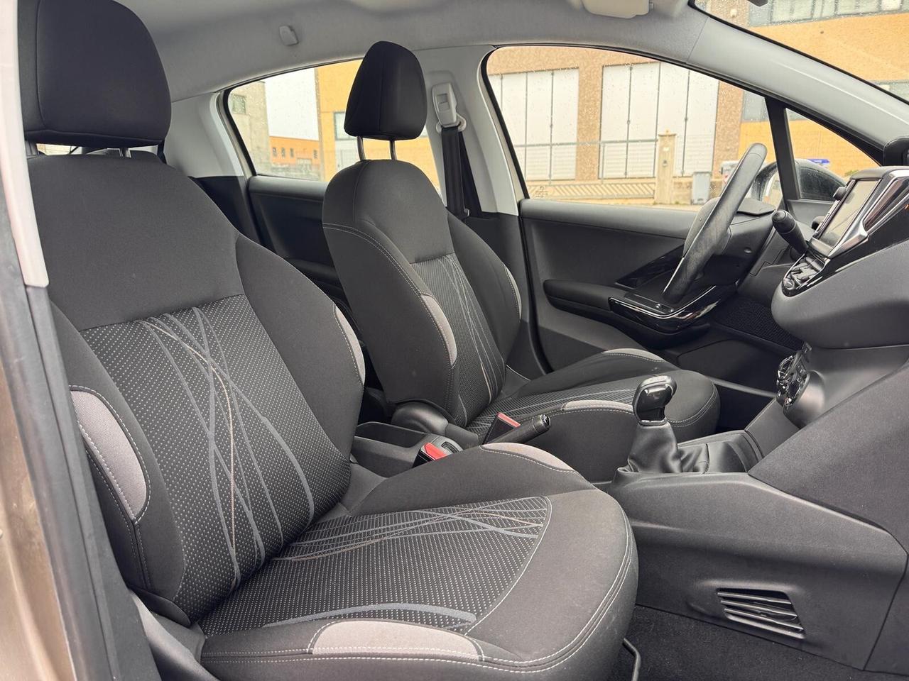 PACCHETTO : PEUGEOT 208 + FIAT 500 ( leggere )