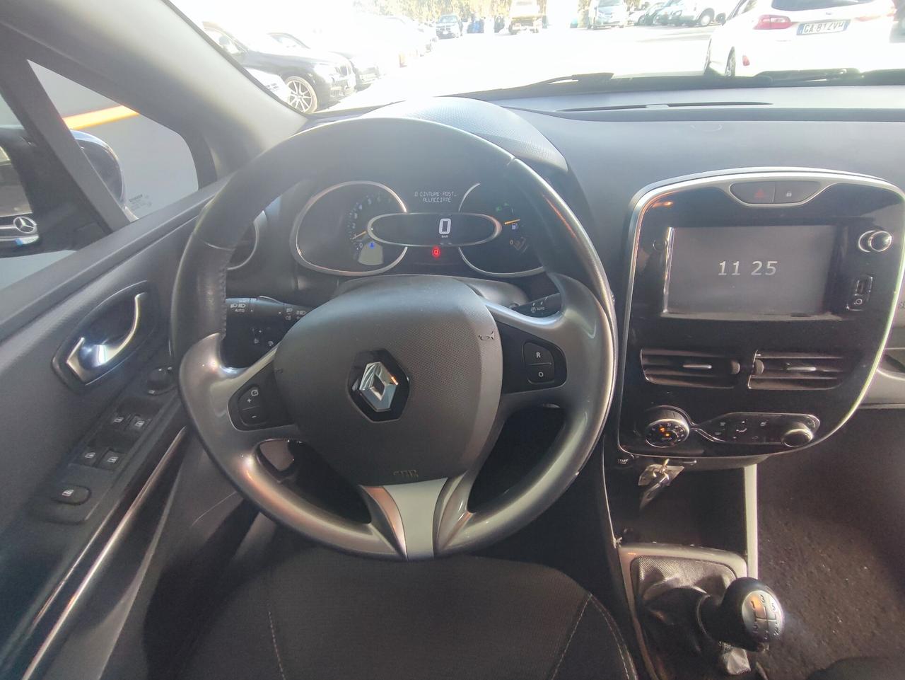 Renault Clio 1.2 5 PT Costume National